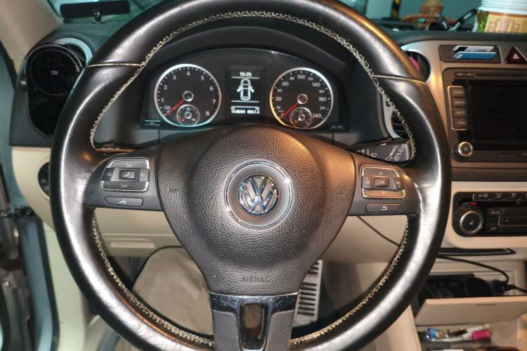 Used Volkswagen Tiguan 2010 2.0 TSI Automatic All-Wheel Drive Flagship Navigation Edition Steering Wheel