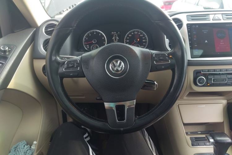 Used Volkswagen Tiguan 2010 2.0 TSI Automatic All-Wheel Drive Flagship Edition Steering Wheel