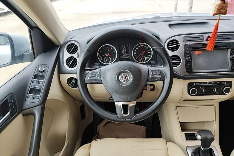 Used Volkswagen Tiguan 2010 1.8 TSI Automatic Two-Wheel Drive Trend Edition Steering Wheel
