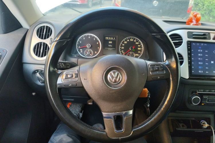 Used Volkswagen Tiguan 2010 1.8TSI Automatic All-Wheel-Drive Elite Edition Steering Wheel