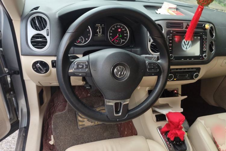 Used Volkswagen Tiguan 2010 1.8 TSI Automatic All-Wheel Drive Fashion Edition Steering Wheel