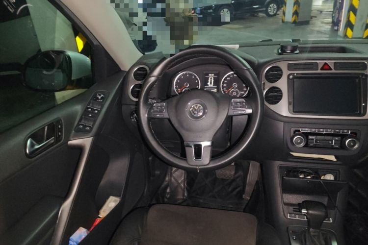 Used Volkswagen Tiguan 2010 2.0 TSI Automatic All-Wheel Drive Flagship Edition Steering Wheel