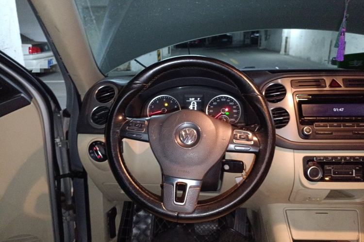 Used Volkswagen Tiguan 2010 1.8 TSI Automatic Two-Wheel Drive Trend Edition Steering Wheel