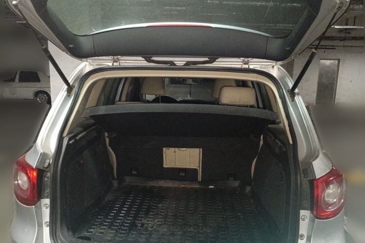 Used Volkswagen Tiguan 2010 1.8 TSI Automatic Two-Wheel Drive Trend Edition Trunk