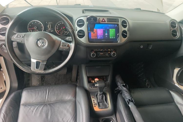 Used Volkswagen Tiguan 2010 1.8TSI Automatic Two-Wheel Drive Elite Edition Center Console