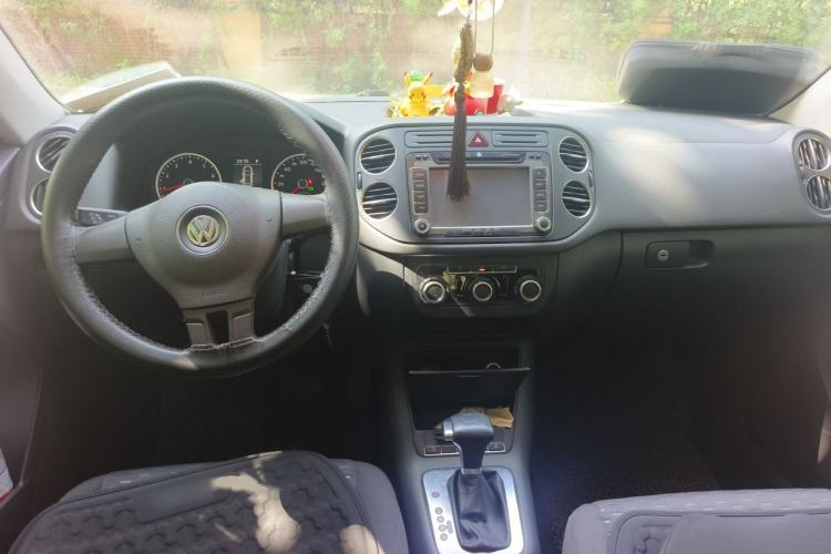 Used Volkswagen Tiguan 2010 1.8 TSI Automatic Two-Wheel Drive Urban Edition Center Console