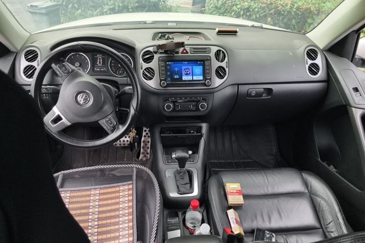 Used Volkswagen Tiguan 2010 1.8 TSI Automatic Two-Wheel Drive Trend Edition Center Console