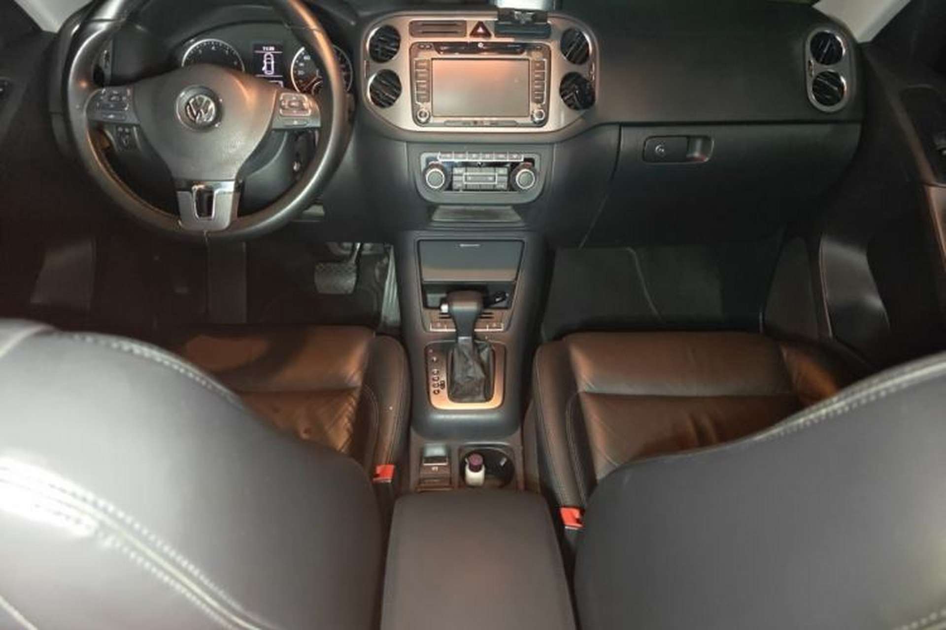 Used Volkswagen Tiguan 2010 2.0 TSI Automatic All-Wheel-Drive Elite Edition Center Console