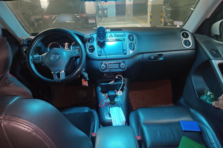 Used Volkswagen Tiguan 2010 1.8TSI Automatic All-Wheel-Drive Elite Edition Center Console