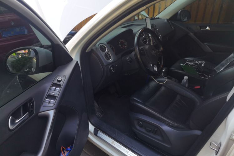 Used Volkswagen Tiguan 2010 1.8 TSI Automatic All-Wheel Drive Fashion Edition Driver Seat