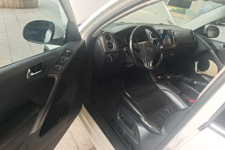 Used Volkswagen Tiguan 2010 1.8TSI Automatic Two-Wheel Drive Elite Edition Driver Seat