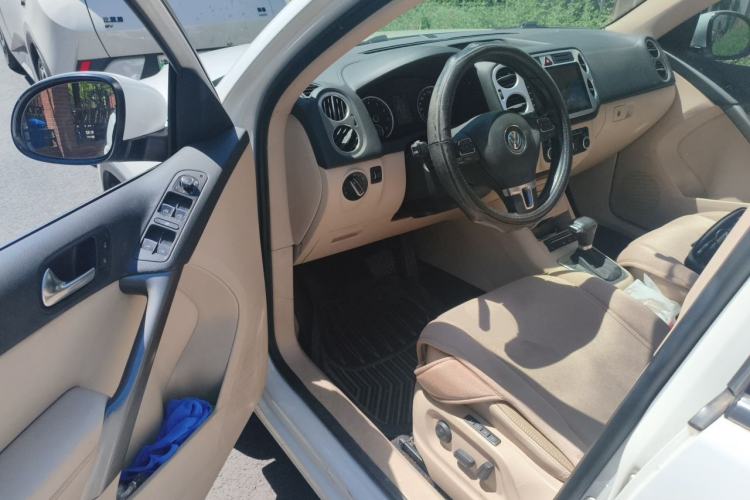 Used Volkswagen Tiguan 2010 2.0 TSI Automatic All-Wheel Drive Flagship Edition Driver Seat