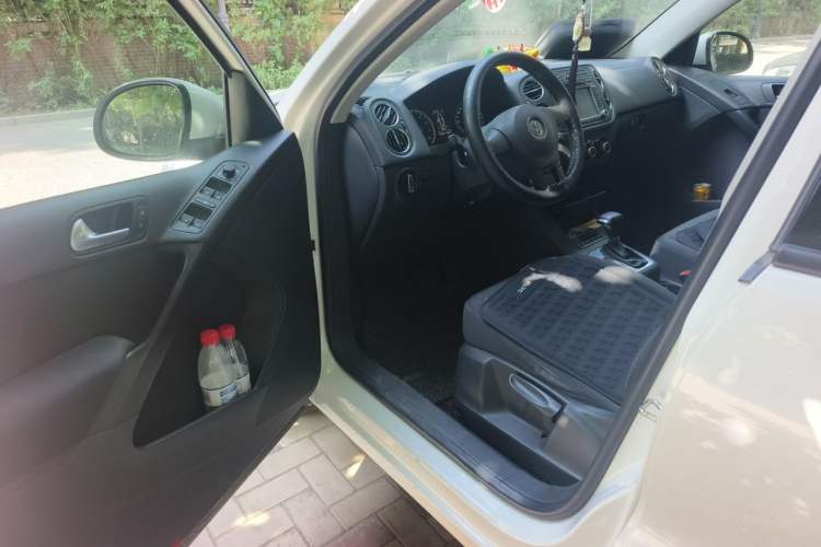 Used Volkswagen Tiguan 2010 1.8 TSI Automatic Two-Wheel Drive Urban Edition Driver Seat