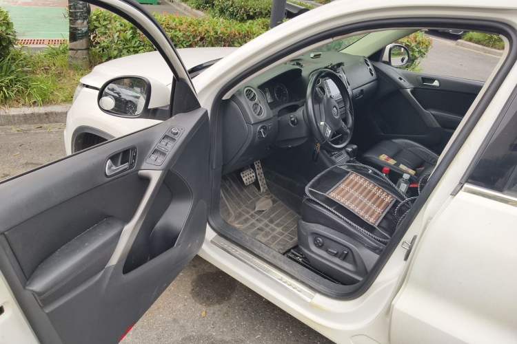 Used Volkswagen Tiguan 2010 1.8 TSI Automatic Two-Wheel Drive Trend Edition Driver Seat