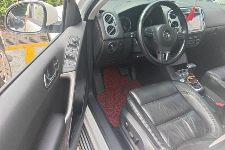Used Volkswagen Tiguan 2010 1.8 TSI Automatic All-Wheel Drive Fashion Edition Driver Seat