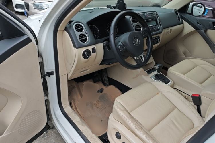 Used Volkswagen Tiguan 2010 1.8TSI Automatic All-Wheel-Drive Elite Edition Driver Seat