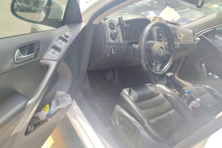 Used Volkswagen Tiguan 2010 1.8 TSI Automatic All-Wheel Drive Fashion Edition Driver Seat