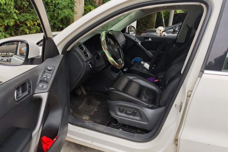 Used Volkswagen Tiguan 2010 1.8TSI Automatic All-Wheel-Drive Elite Edition Driver Seat