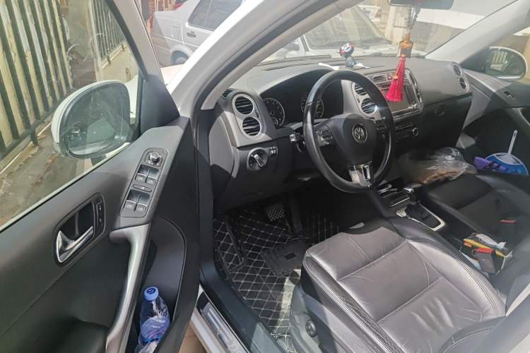 Used Volkswagen Tiguan 2010 1.8TSI Automatic Two-Wheel Drive Elite Edition Driver Seat