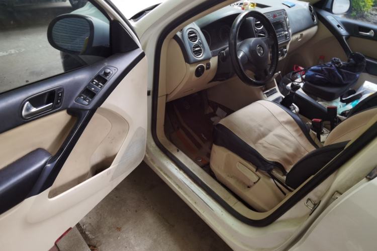 Used Volkswagen Tiguan 2010 1.8 TSI Manual Two-Wheel Drive Urban Edition Driver Seat