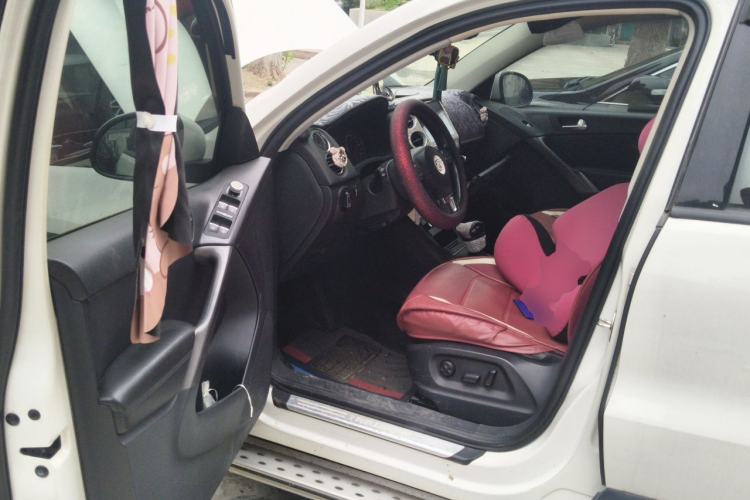 Used Volkswagen Tiguan 2010 1.8 TSI Automatic All-Wheel Drive Fashion Edition Driver Seat
