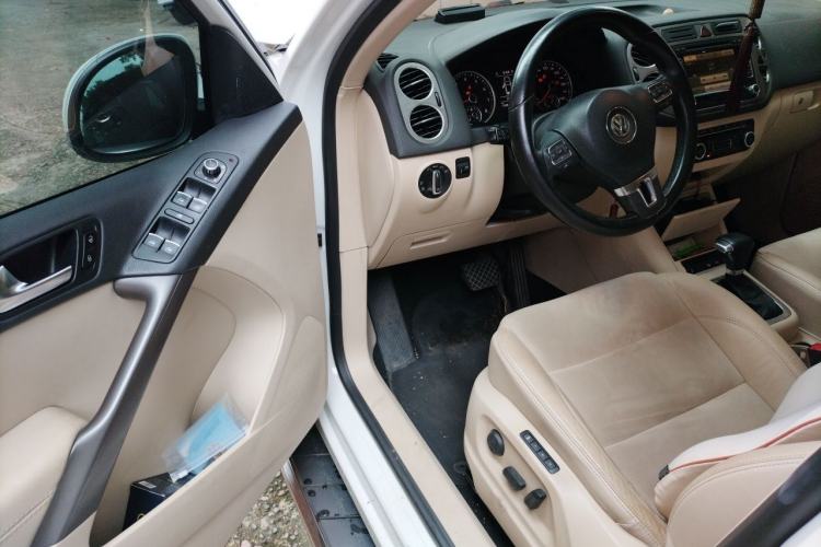 Used Volkswagen Tiguan 2010 2.0 TSI Automatic All-Wheel Drive Flagship Edition Driver Seat
