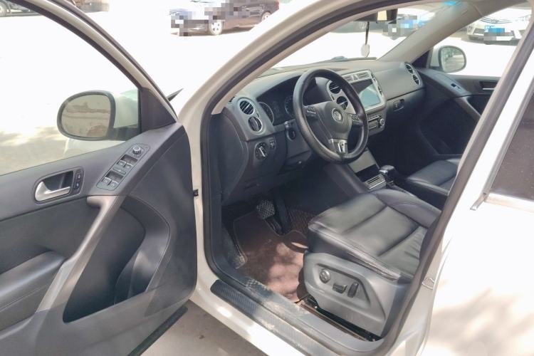Used Volkswagen Tiguan 2010 1.8 TSI Automatic All-Wheel Drive Fashion Edition Driver Seat