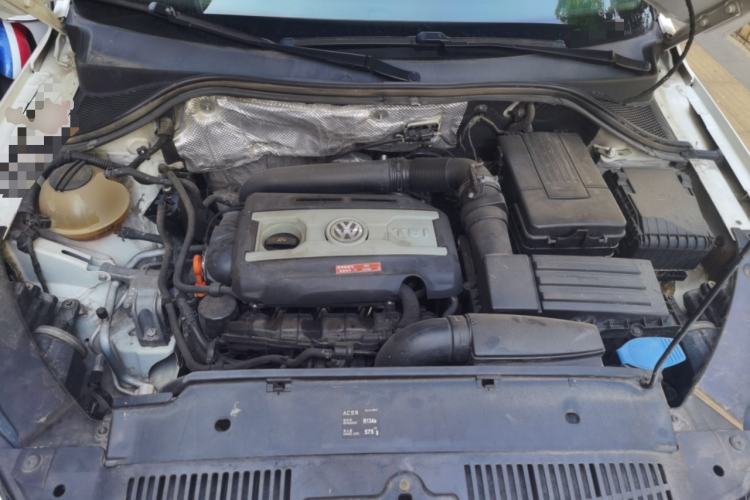 Used Volkswagen Tiguan 2010 1.8 TSI Automatic All-Wheel Drive Fashion Edition Engine Bay