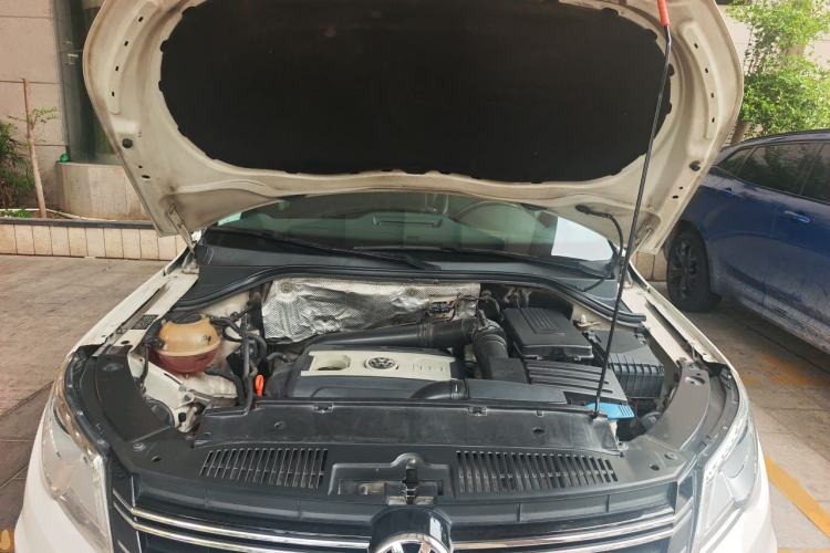 Used Volkswagen Tiguan 2010 1.8TSI Automatic Two-Wheel Drive Elite Edition Engine Bay
