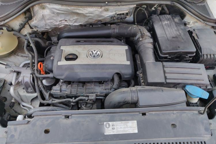 Used Volkswagen Tiguan 2010 1.8 TSI Automatic Two-Wheel Drive Trend Edition Engine Bay
