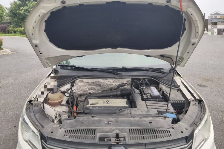Used Volkswagen Tiguan 2010 1.8 TSI Automatic Two-Wheel Drive Trend Edition Engine Bay