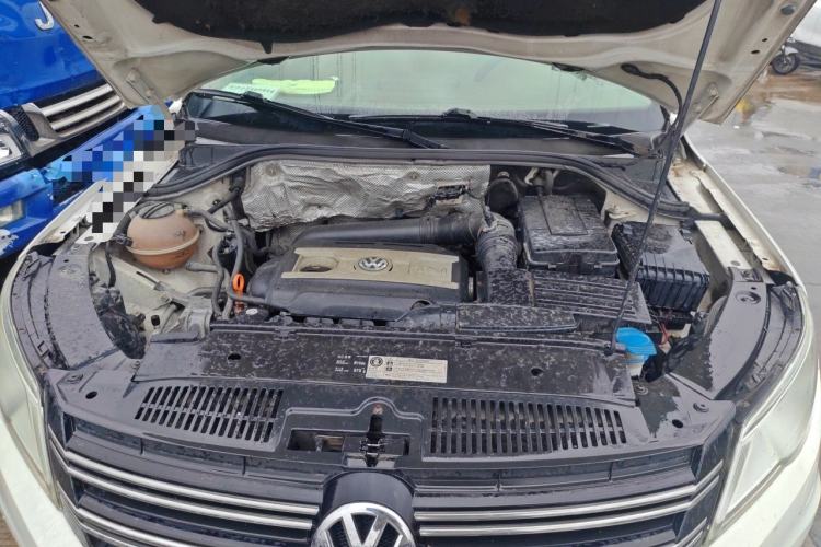 Used Volkswagen Tiguan 2010 2.0 TSI Automatic All-Wheel Drive Flagship Edition Engine Bay