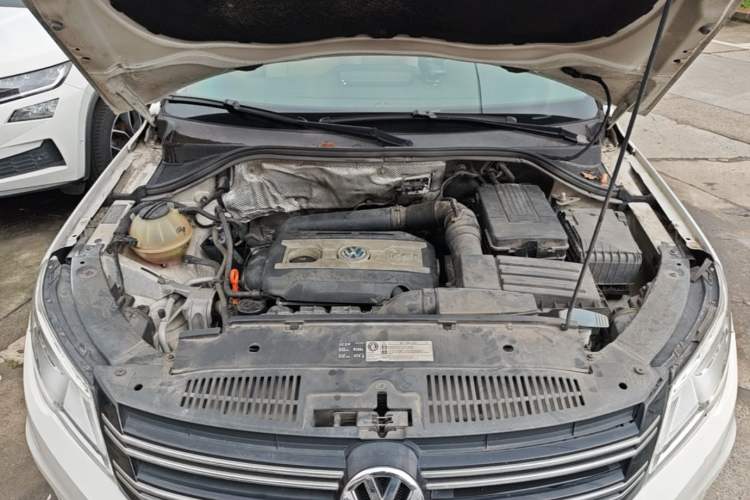 Used Volkswagen Tiguan 2010 1.8TSI Automatic All-Wheel-Drive Elite Edition Engine Bay