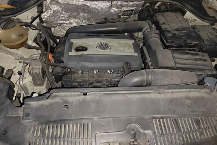 Used Volkswagen Tiguan 2010 2.0 TSI Automatic All-Wheel-Drive Elite Edition Engine Bay