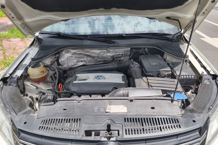 Used Volkswagen Tiguan 2010 1.8TSI Automatic Two-Wheel Drive Elite Edition Engine Bay