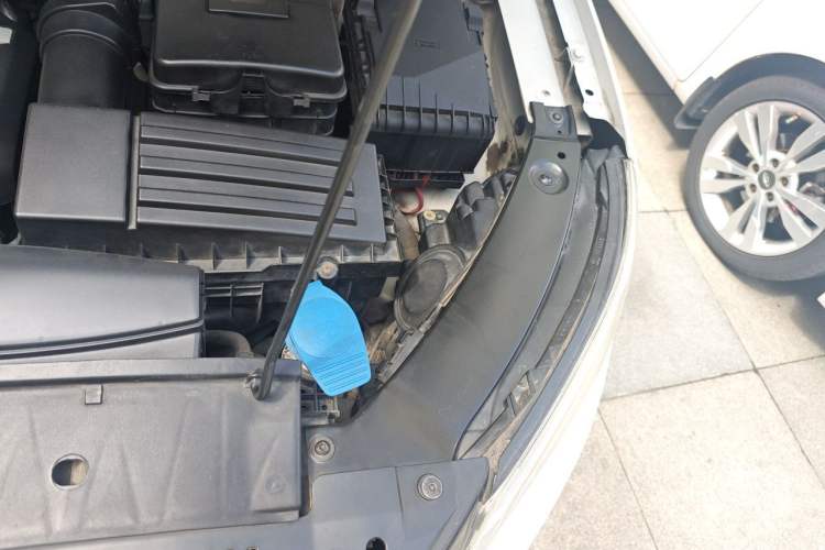 Used Volkswagen Tiguan 2010 2.0 TSI Automatic All-Wheel Drive Flagship Edition Engine Bay Left