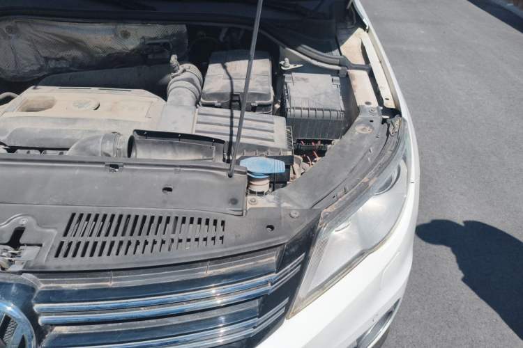 Used Volkswagen Tiguan 2010 2.0 TSI Automatic All-Wheel Drive Flagship Edition Engine Bay Left