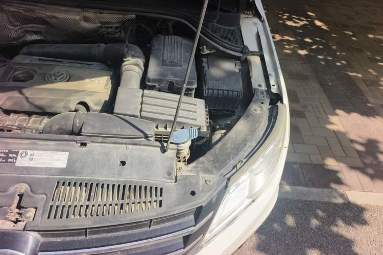Used Volkswagen Tiguan 2010 1.8 TSI Automatic Two-Wheel Drive Urban Edition Engine Bay Left