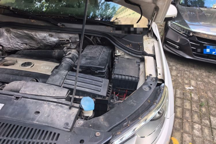 Used Volkswagen Tiguan 2010 1.8TSI Automatic All-Wheel-Drive Elite Edition Engine Bay Left