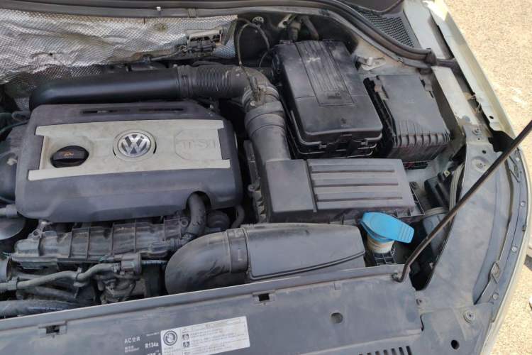 Used Volkswagen Tiguan 2010 1.8 TSI Automatic Two-Wheel Drive Trend Edition Engine Bay Left