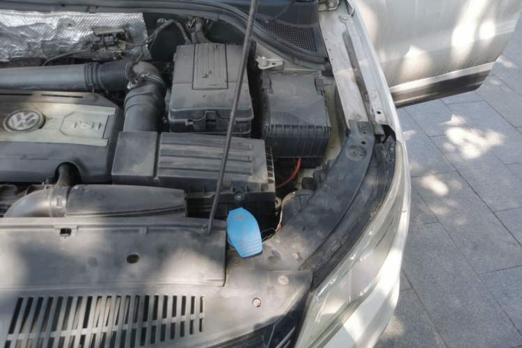 Used Volkswagen Tiguan 2010 1.8TSI Automatic All-Wheel-Drive Elite Edition Engine Bay Left