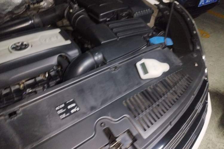 Used Volkswagen Tiguan 2010 1.8TSI Automatic All-Wheel-Drive Elite Edition Engine Bay Left