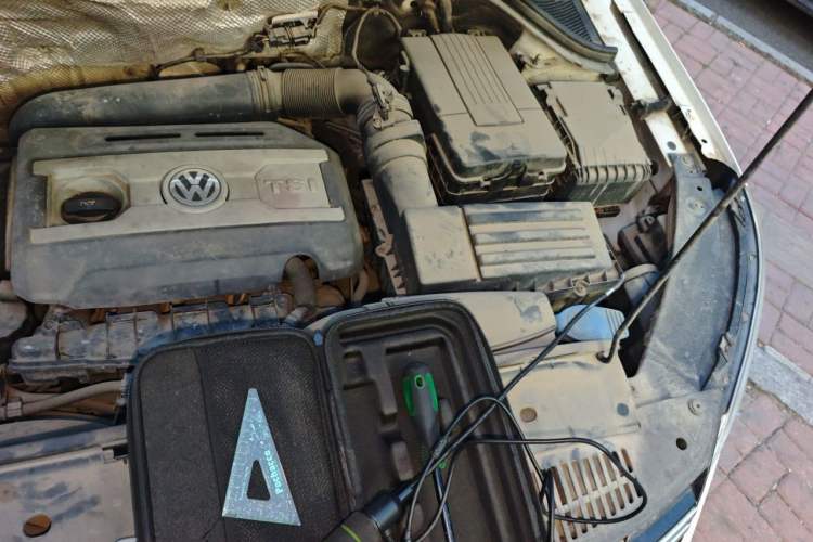 Used Volkswagen Tiguan 2010 1.8TSI Automatic All-Wheel-Drive Elite Edition Engine Bay Left
