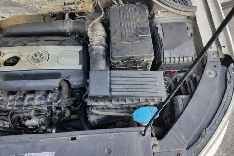 Used Volkswagen Tiguan 2010 1.8TSI Automatic Two-Wheel Drive Elite Edition Engine Bay Left