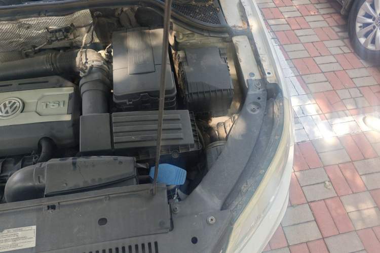 Used Volkswagen Tiguan 2010 1.8TSI Automatic All-Wheel-Drive Elite Edition Engine Bay Left