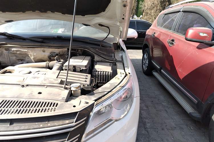 Used Volkswagen Tiguan 2010 1.8 TSI Automatic Two-Wheel Drive Trend Edition Engine Bay Left