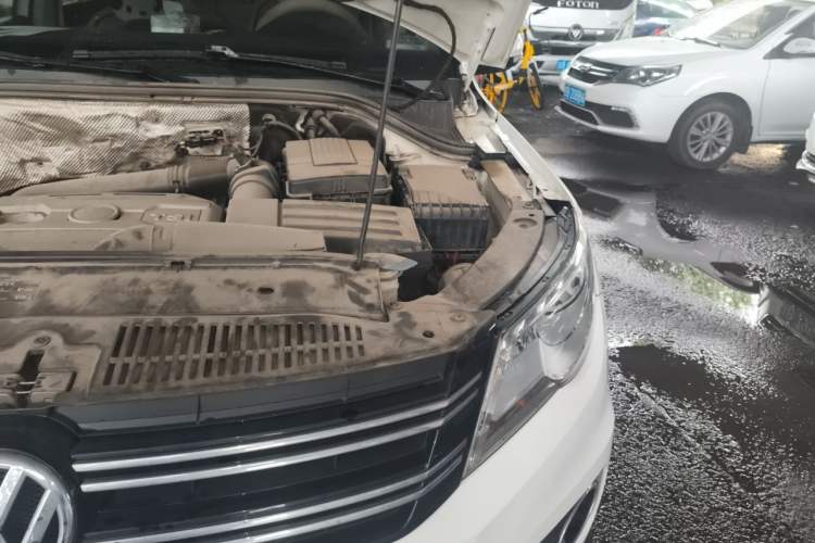 Used Volkswagen Tiguan 2010 1.8TSI Automatic All-Wheel-Drive Elite Edition Engine Bay Left