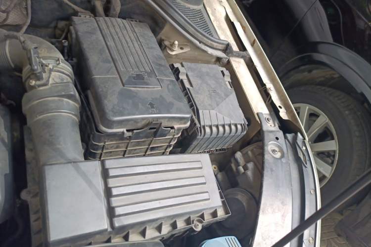 Used Volkswagen Tiguan 2010 2.0 TSI Automatic All-Wheel Drive Flagship Navigation Edition Engine Bay Left