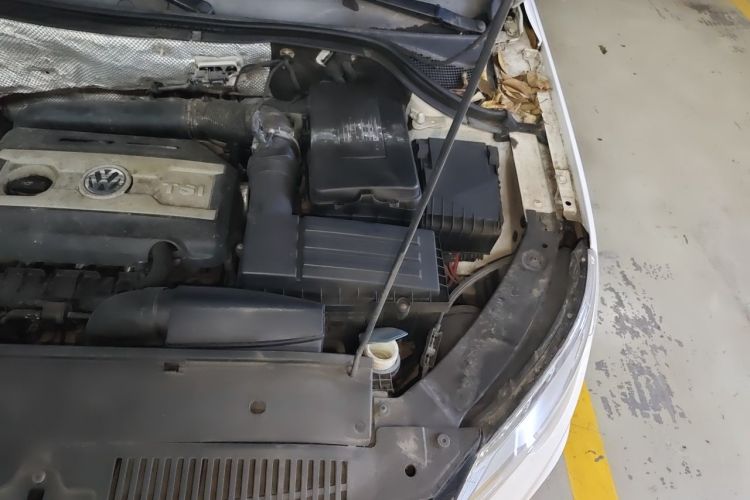Used Volkswagen Tiguan 2010 1.8TSI Automatic Two-Wheel Drive Elite Edition Engine Bay Left