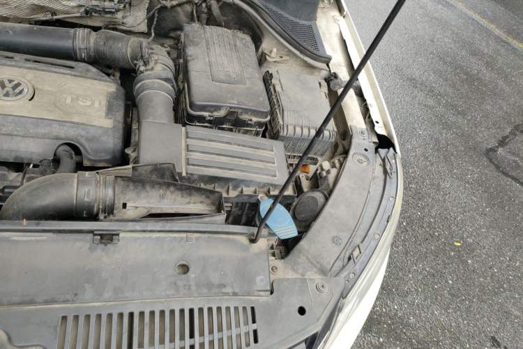 Used Volkswagen Tiguan 2010 2.0 TSI Automatic All-Wheel Drive Flagship Edition Engine Bay Left
